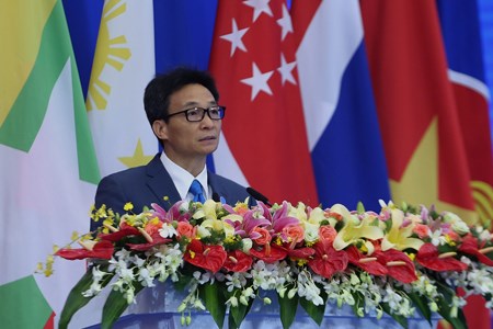 Phó Thủ tướng dự Hội nghị Thượng đỉnh thương mại-đầu tư Trung Quốc-ASEAN - ảnh 1